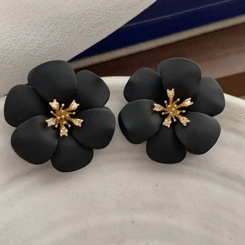 Simple Fashionable Ear Stud-1