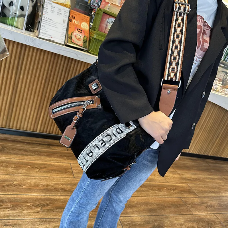 Casual Contrast Color Handbag-1