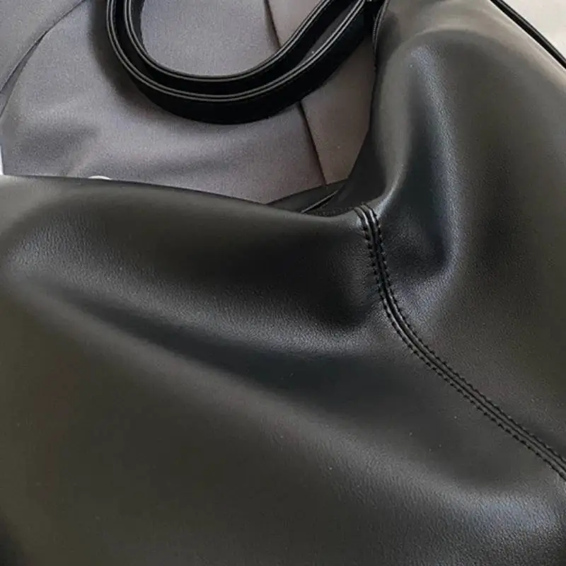Retro Large Capacity Shoulder Bag-11
