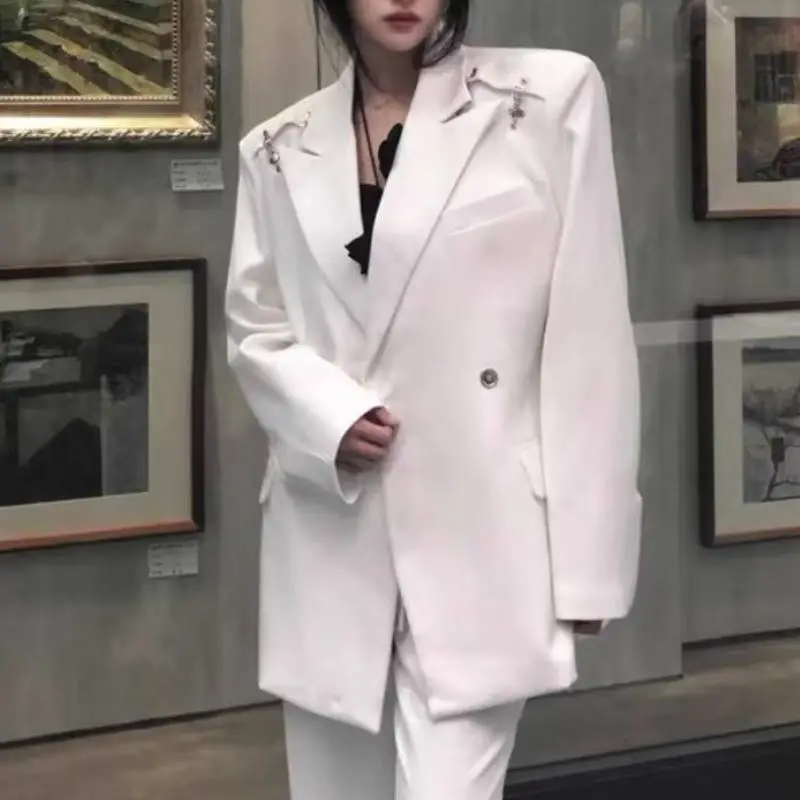 Fashionable Glamorous Business Suit-1