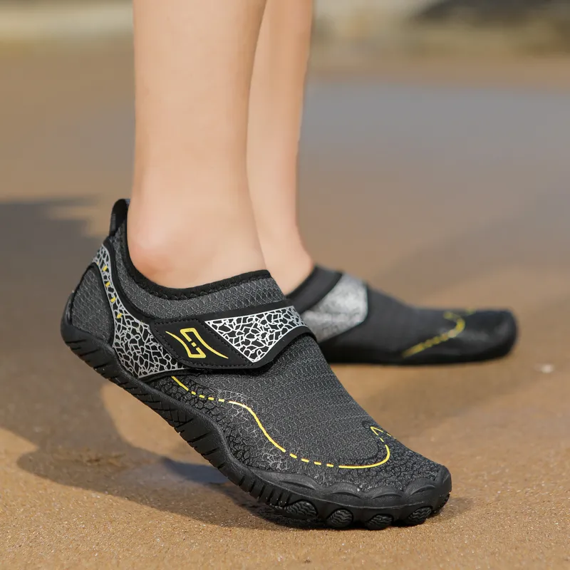 Casual Lightweight River Trekking Shoes-1