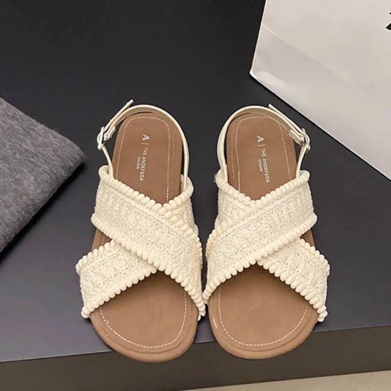 Fashionable Retro Flip Flops-2