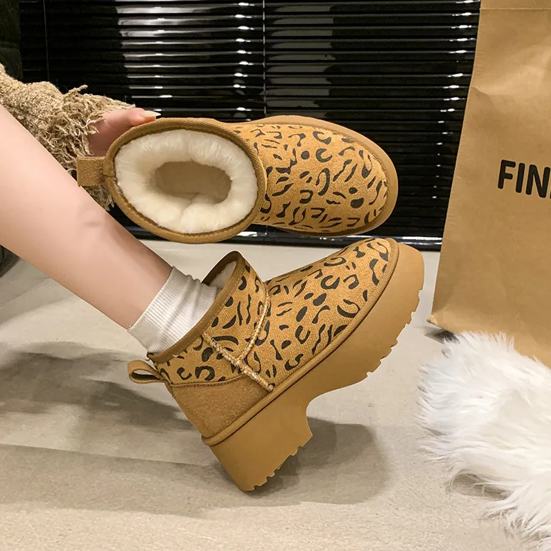 Fashionable Warming Ankle Boots-4
