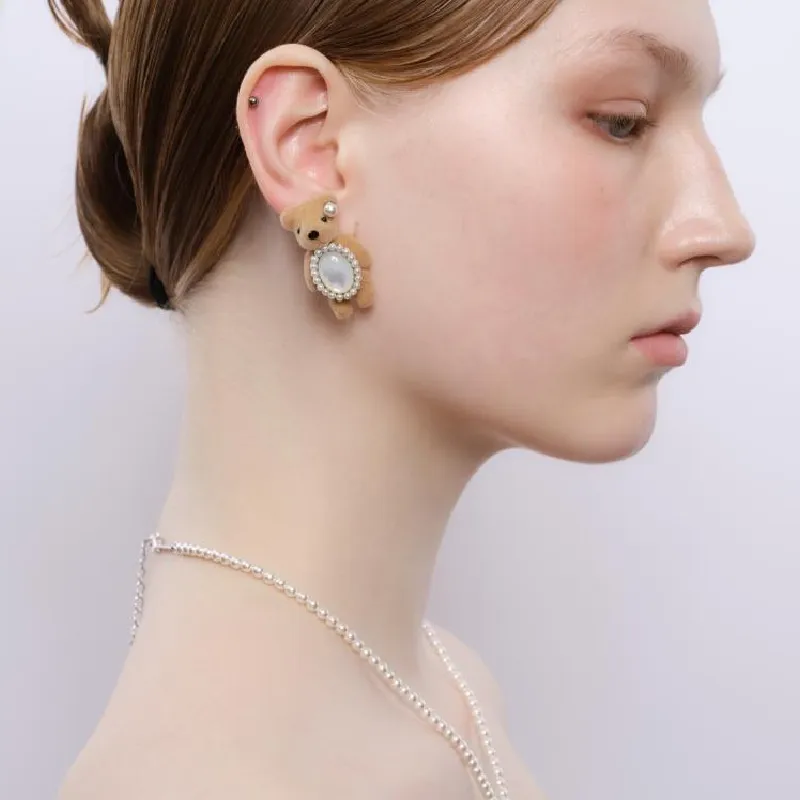 Cute Gemstone Pearl Earring-1