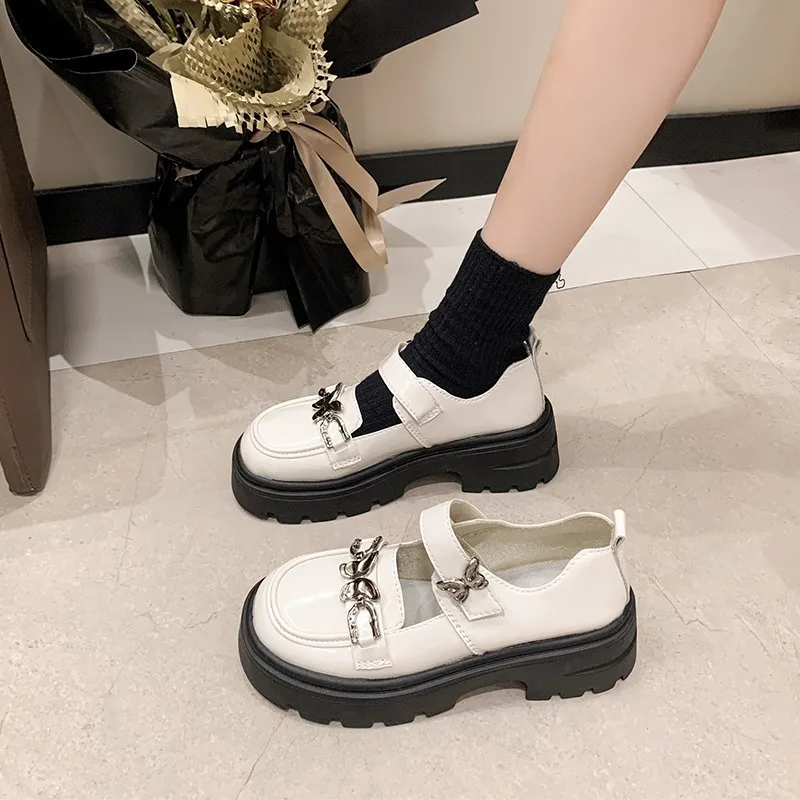 Retro Fashionable Mary Jane Shoes-1