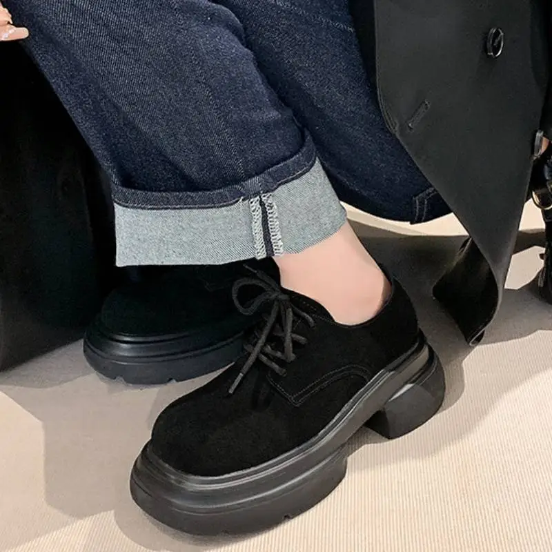 Retro Fashionable Loafer-1
