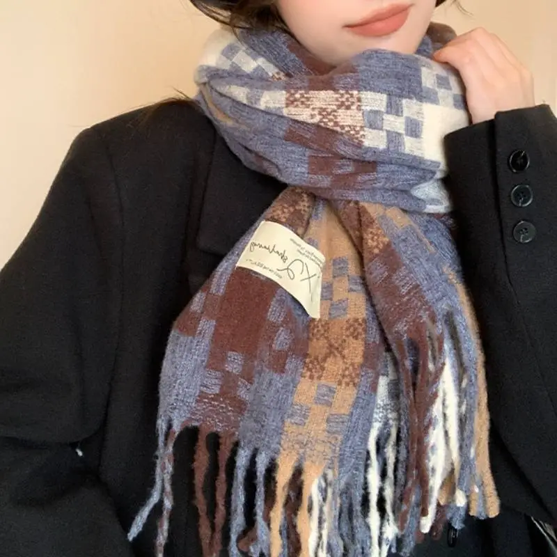 Fashionable Warming Knit Scarf-1
