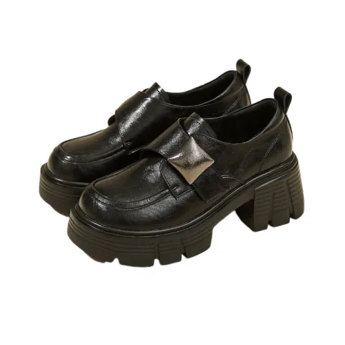 Maximum Comfort Fashion Loafer