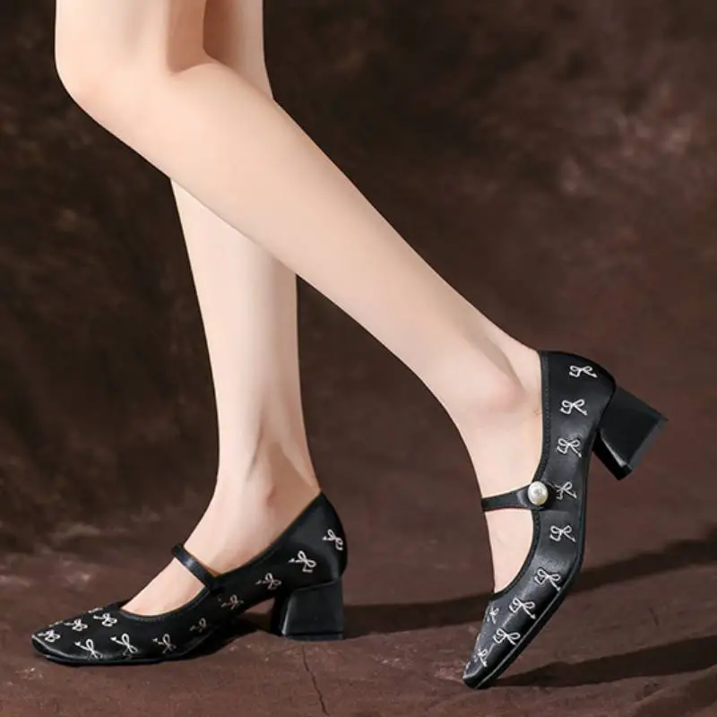 Retro Embroidered Mary Jane Shoes-2