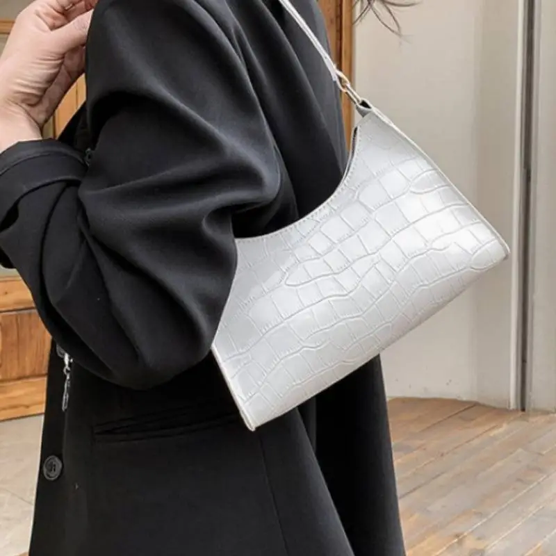 Fashionable Casual Shoulder Bag-1