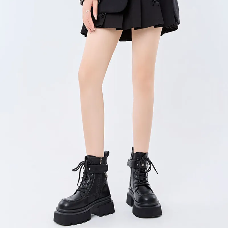 Butterfly Chain Martin Boot-5