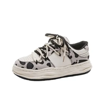 Fashionable Warm Skateboarding Shoes