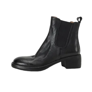 Simple Fashionable Chelsea Boot