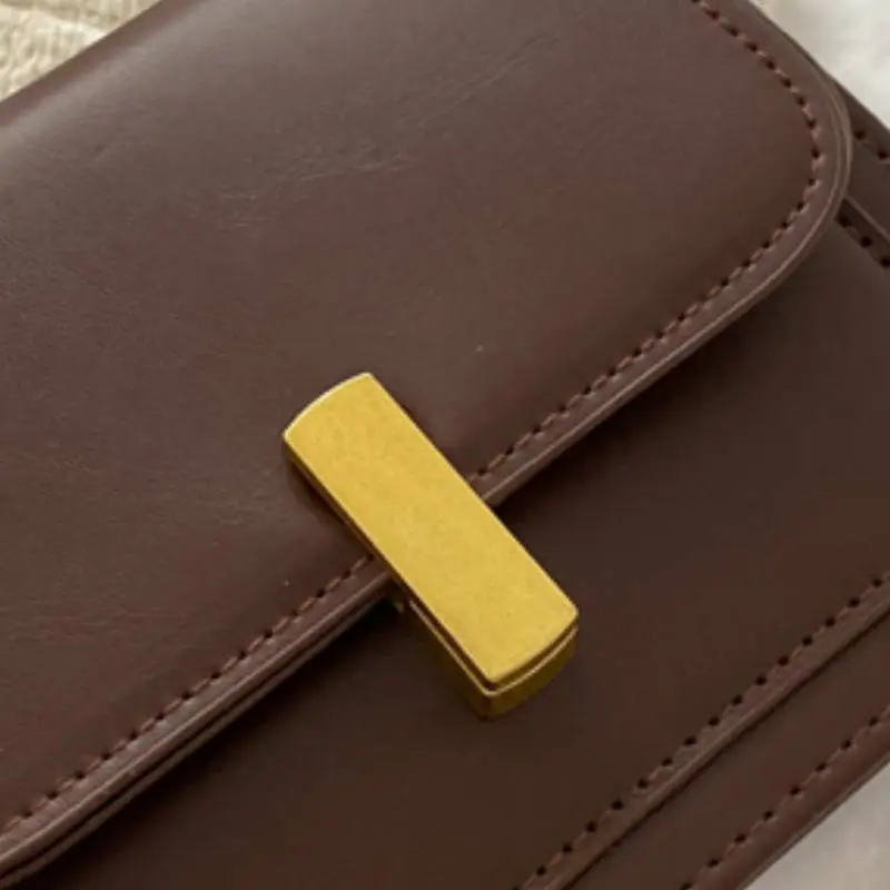 Fashionable Basics Crossbody Bag-6