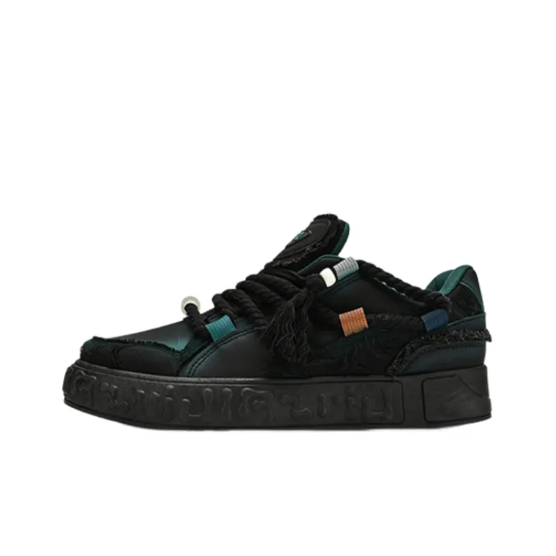 Fashionable Casual Stylish Skateboarding Shoes