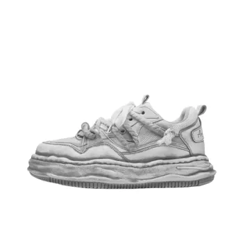 Fashionable Distress Skateboarding Shoes