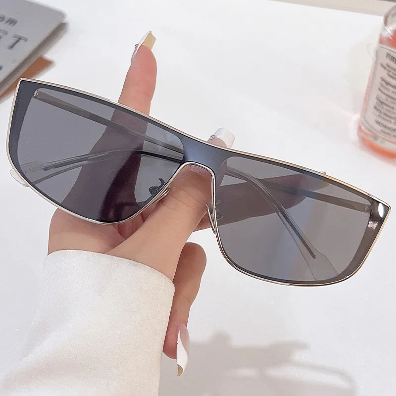Fashionable Outdoor Sunglasses-1
