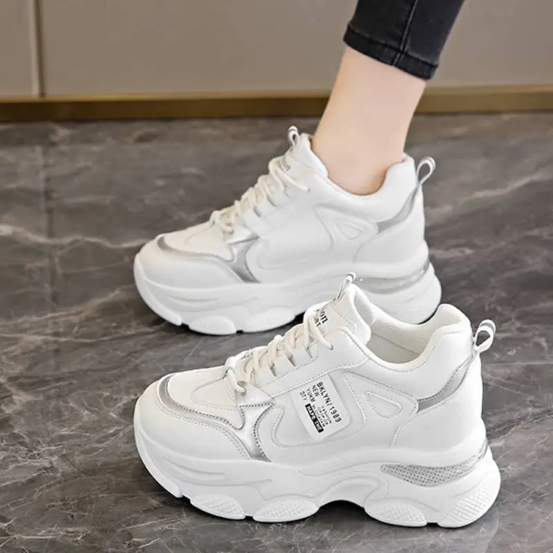 Simple Lightweight Lifestyle Shoes-10