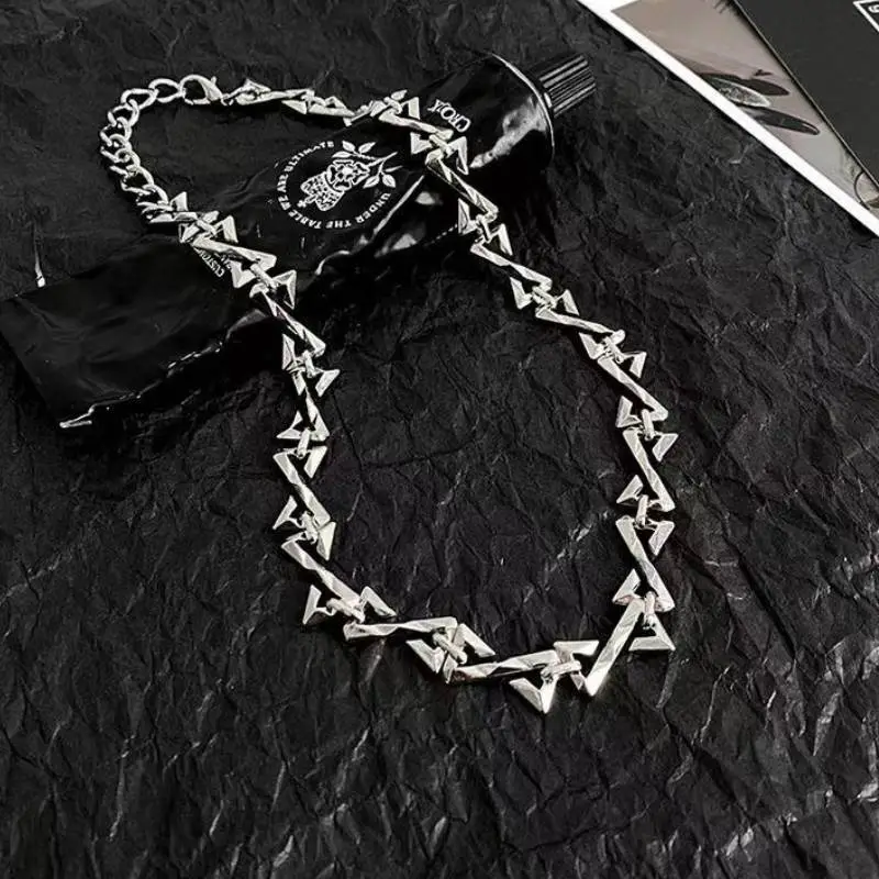 Simple Fashionable Necklace-1