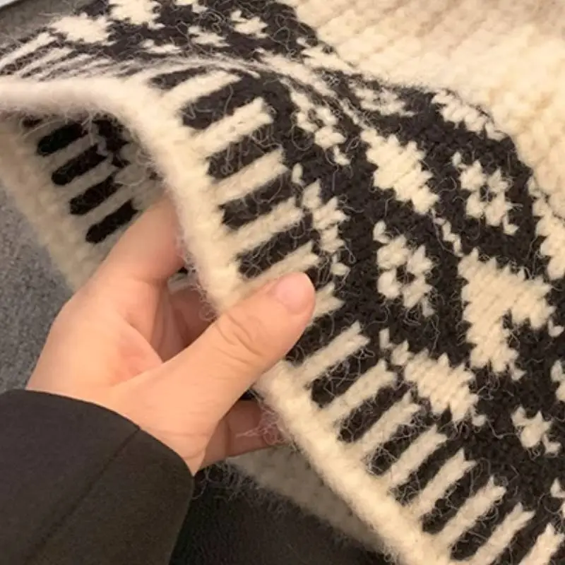 Retro Fashionable Warming Beanie-3