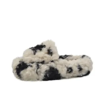 Fashionable Basics Flip Flops